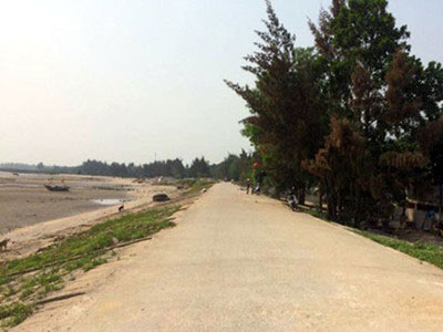 Hai nhóm hỗn chiến trên đê biển, 1 người bị chém nguy kịch