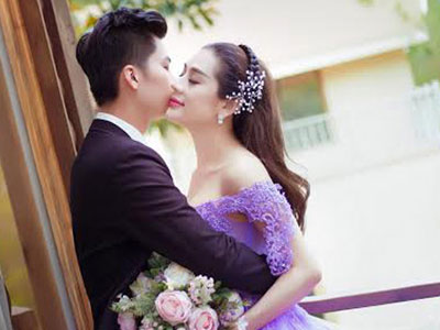 Hơn chồng 8 tuổi, Lâm Chi Khanh vẫn "yếu đuối" như gái đôi mươi