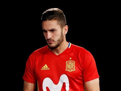 Sao Atletico bị dí súng vào đầu trước thềm derby Madrid