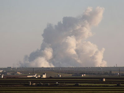 Thị trấn Syria bị tấn công hóa học lại hứng không kích