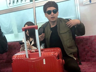 Bảo Anh và Hồ Quang Hiếu bị bắt gặp du lịch Nhật Bản