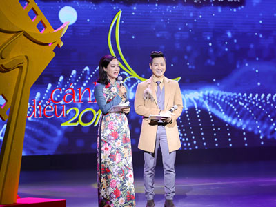 Những "hạt sạn" tại lễ trao giải Cánh Diều 2016