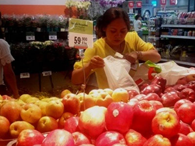 Hoa quả nhập giá "siêu" rẻ, liệu có được ăn hàng thật?