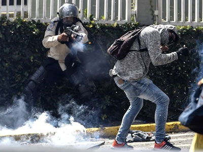 Chùm ảnh đụng độ dữ dội ở thủ đô Caracas