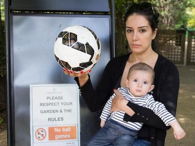Fabregas bị tố thờ ơ sau khi đá bóng làm em bé tổn thương não