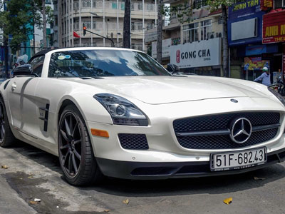 Siêu xe Mercedes SLS mui trần duy nhất tại Việt Nam của đại gia cà phê