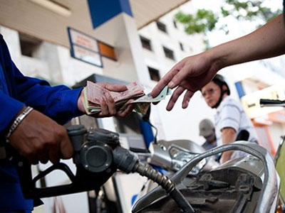 Thuế xăng dầu lên 8.000 đồng/lít: “Lợi ích quốc gia” đâu phải dăm ba tỷ đô trước mắt?