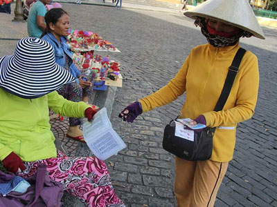 Bán dạo vé số Vietlott: Phạt hay không thì... tùy!