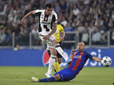 Barca mất trụ cột hàng thủ sau thảm bại trước Juventus