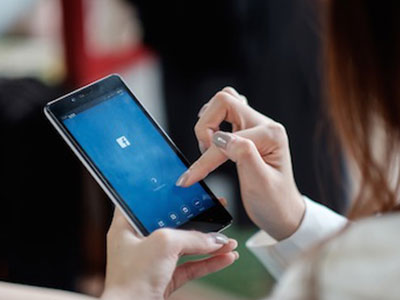 Cựu nhân viên Google: Lướt Facebook như lạc vào sới bạc