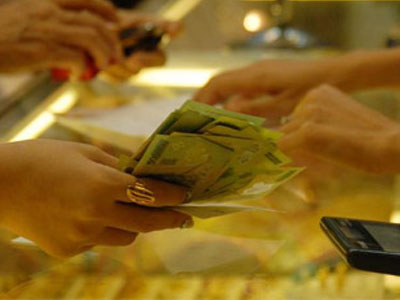 Giá vàng tiếp tục đi lên