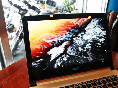 Laptop mỏng nhất thế giới về Việt Nam, giá 35 triệu đồng