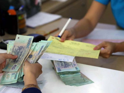 Ngân hàng "đau khổ" đi đòi nợ