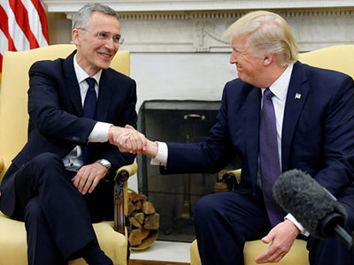 Ông Trump bất ngờ lạnh nhạt với Nga, nồng ấm với Trung Quốc, NATO