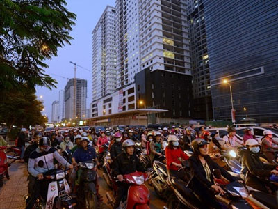 "Dân Hà Nội bất hạnh vì tan ca không dám về nhà"