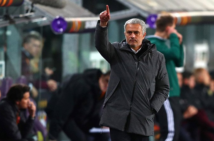 MU ăn hại: Mourinho tội nặng nhất, sao lại chửi quân?