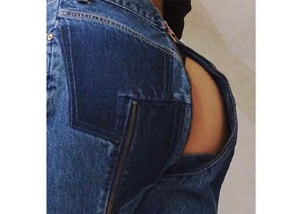 Quần jeans hở vòng 3 xuất hiện trong làng mốt