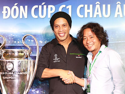 Ronaldinho có sang chơi ở V-League?