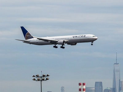 United Airlines bị tố cố tình phớt lờ hành vi quấy rối tình dục của hành khách say xỉn trên chuyến bay