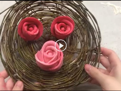 Video: Mấy ai làm được bánh bao hoa hồng bằng... bàn là hơi như thánh ăn công sở