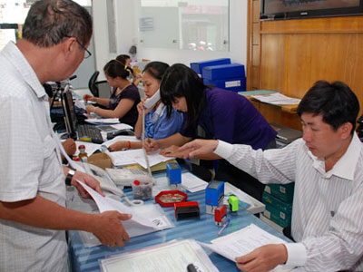 Khuyến khích cán bộ yếu kém từ chức: Hết "sáng cắp ô đi tối cắp về"