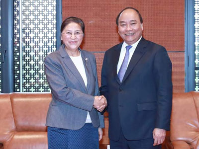 Thủ tướng Nguyễn Xuân Phúc tiếp Chủ tịch Quốc hội Lào