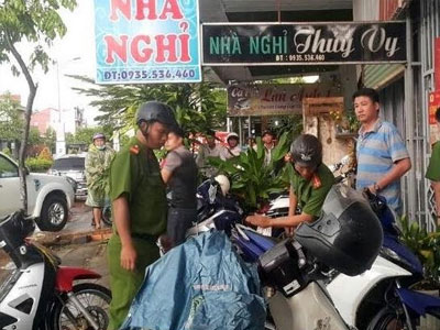 Vụ thanh niên chết bất thường trong nhà nghỉ: Bắt 2 nghi phạm