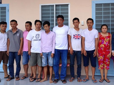 Cảnh sát triệt phá nhóm đánh "bạc bịp" ở miền Tây