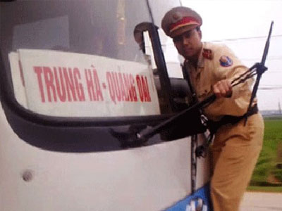 "CSGT đang nhầm lẫn giữa quyền hạn với quyền lực"