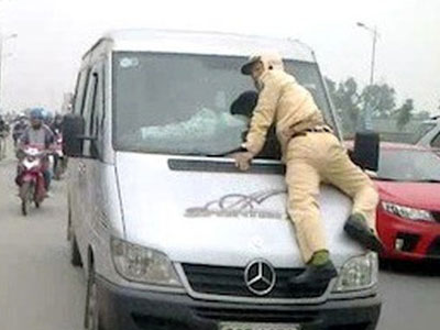 Khi nào CSGT bị coi là vi phạm luật?