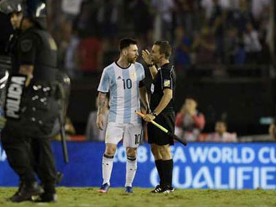 Messi bị cấm 4 trận: Không "quỳ gối", tuyên chiến FIFA