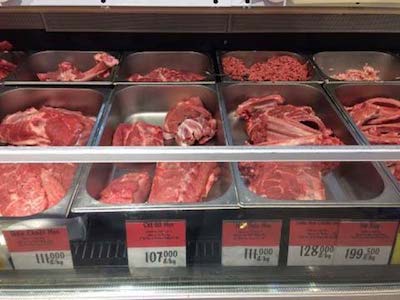 SỐC: 1 con lợn chịu 51 khoản phí từ chuồng ra chợ