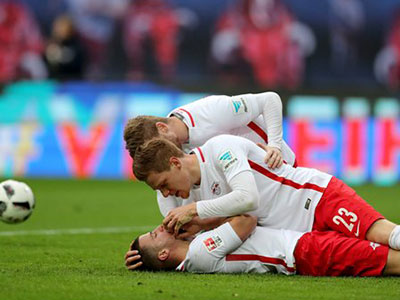 Vừa lên hạng, đội bóng bị ghét nhất nước Đức giành vé dự Champions League