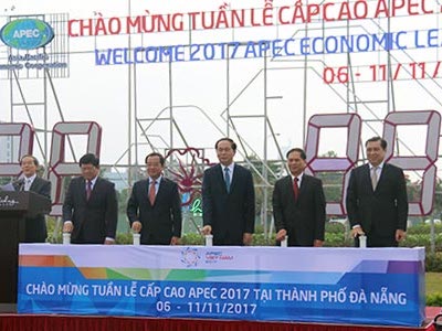 Chủ tịch nước khởi động đồng hồ đếm ngược đến APEC