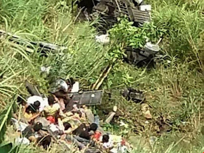 Philippines: Xe buýt lao xuống vực, 24 người thiệt mạng