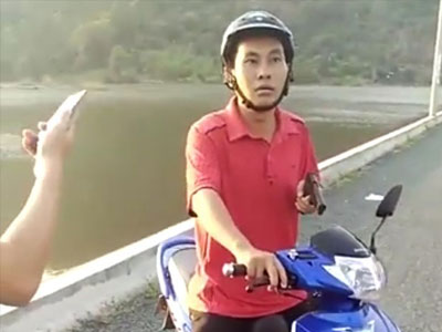 Phó phòng nông nghiệp dùng súng nhựa dọa dân bị phạt 7,5 triệu đồng