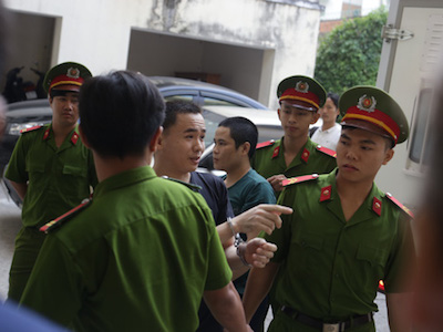 Ra tòa, bị cáo giết đồng hương khai thêm người phạm tội