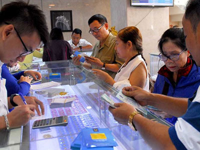 Vàng, xăng dầu… chao đảo!
