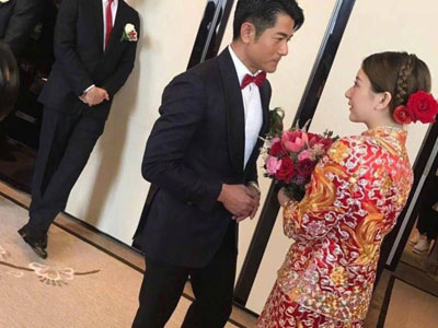 Vợ Quách Phú Thành lộ bụng bầu trong ngày cưới