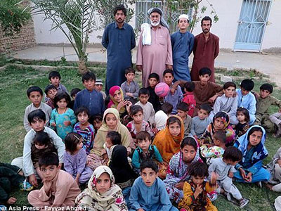 Ông lão Pakistan có 54 con vì...ngày nào cũng “yêu”