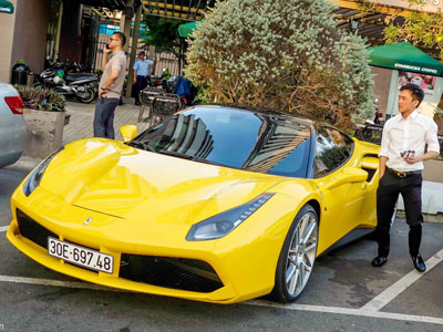 Siêu xe Ferrari 488 GTB màu vàng về tay Cường Đô La
