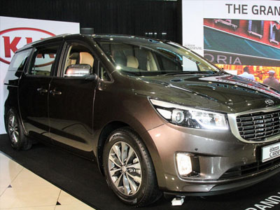 Kia Sedona 2017 có giá từ 792 triệu đồng