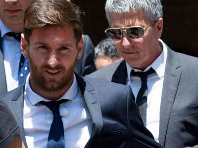Messi đối mặt án tù, Barca giành sao Real với MU