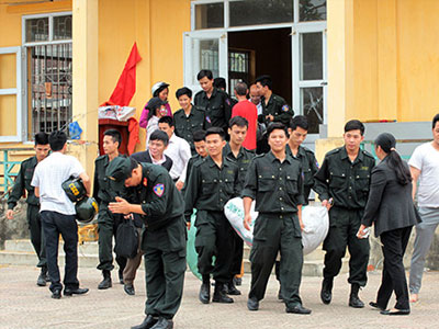 Ảnh: Toàn cảnh buổi thả 19 cán bộ, chiến sĩ tại Đồng Tâm