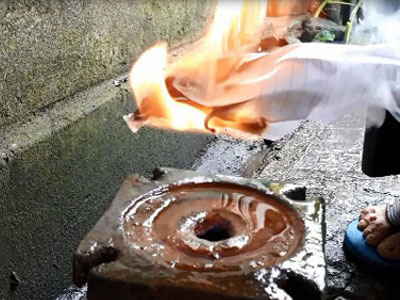Kỳ lạ giếng khoan bốc cháy suốt 10 năm ở Quảng Trị