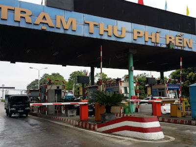 Ngày đầu cư dân địa phương được miễn phí qua trạm BOT Bến Thuỷ 1