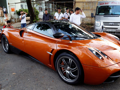 Chi tiết Pagani Huayra 80 tỷ của Minh Nhựa ở Sài Gòn