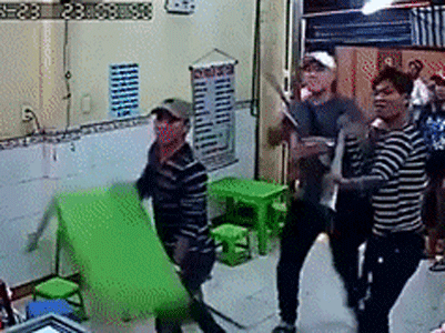 Chủ quán kem Chú Tám nói về mâu thuẫn sau khi bị giang hồ tấn công