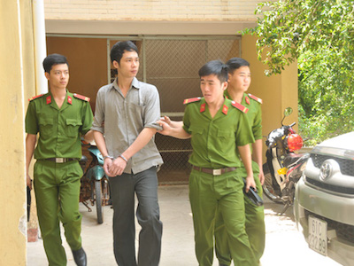 Giết bạn vì không cho mượn xe đi thăm bạn gái