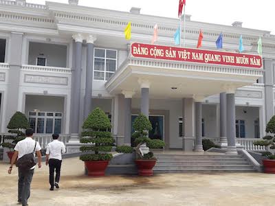 Lùm xùm chuyện cả nhà làm "quan huyện" ở Gia Lai